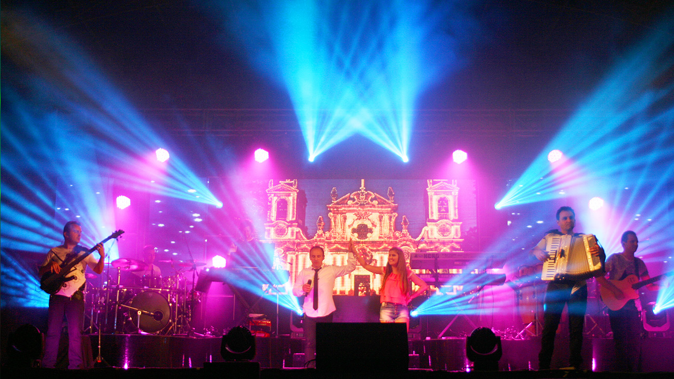 LIFE Tour 2015 – Home 3